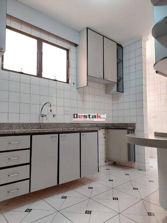 Apartamento à venda com 2 quartos, 60m² - Foto 11