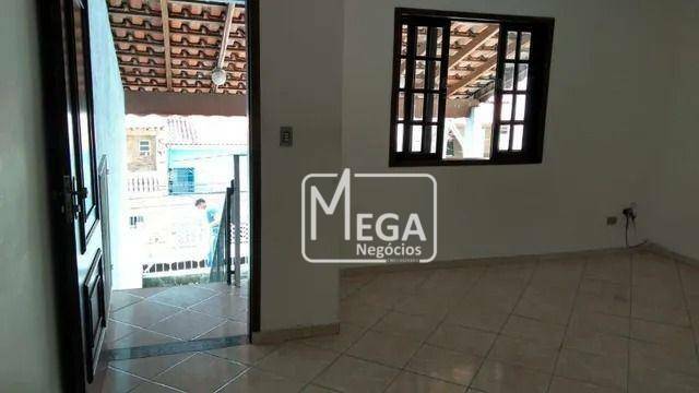 Sobrado à venda com 4 quartos, 207m² - Foto 1