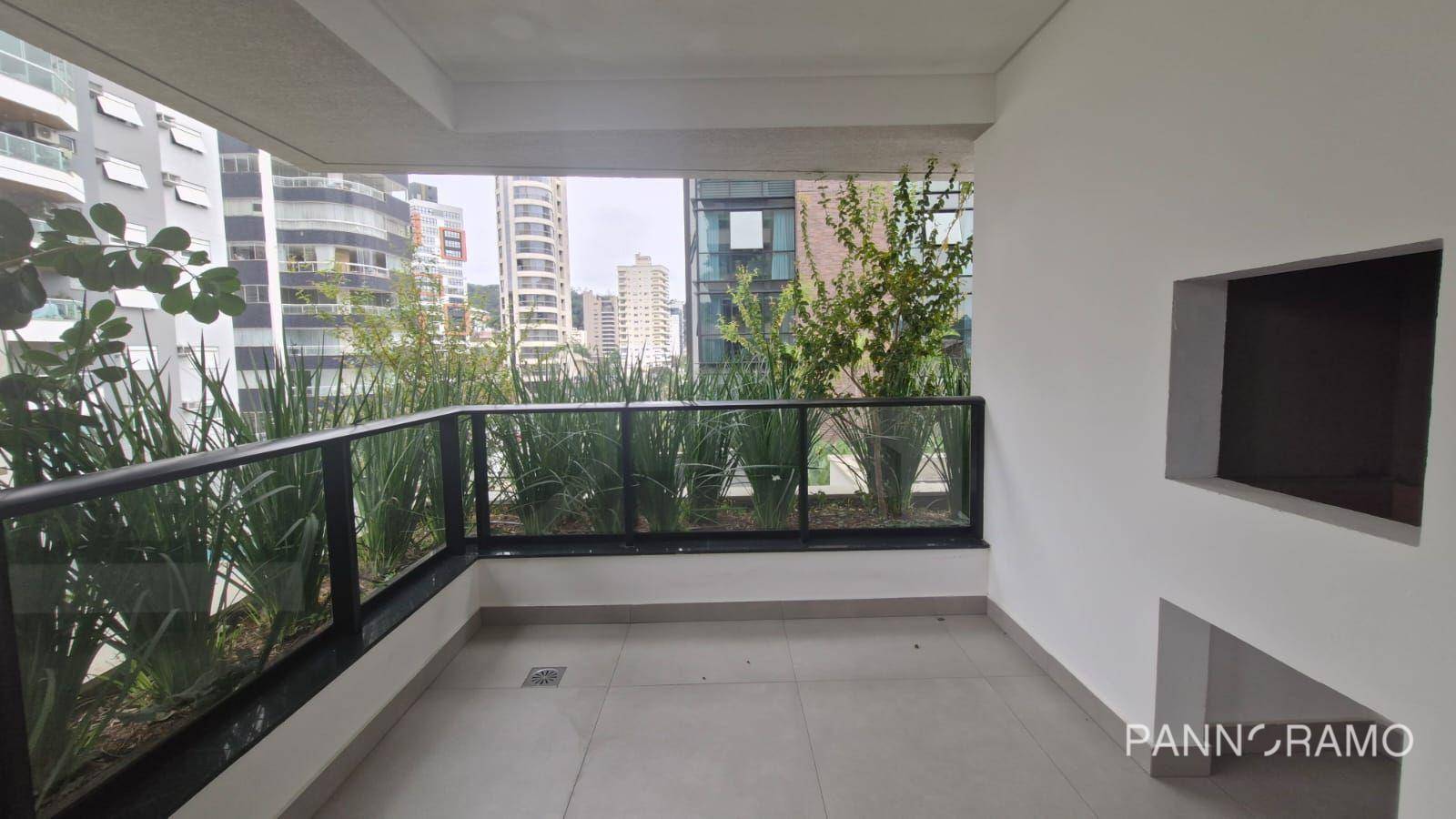 Apartamento à venda com 4 quartos, 218m² - Foto 1