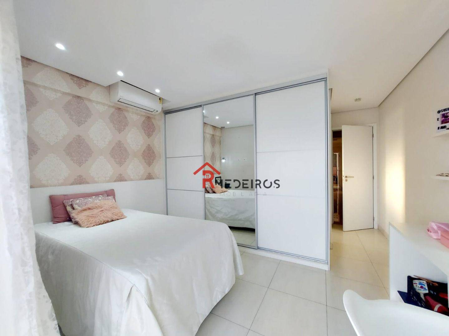 Apartamento à venda com 4 quartos, 213m² - Foto 26