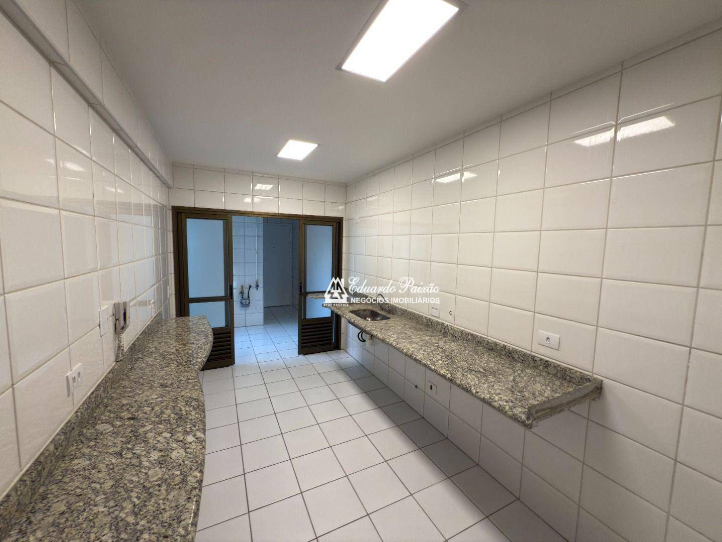 Apartamento à venda e aluguel com 3 quartos, 130m² - Foto 4