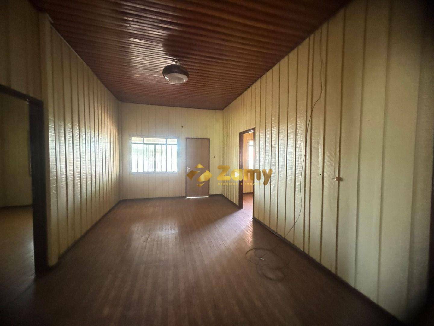 Casa à venda com 3 quartos, 205m² - Foto 2