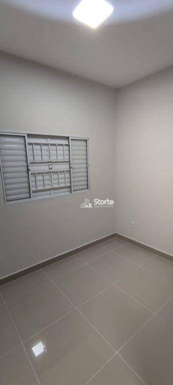 Casa à venda com 3 quartos, 68m² - Foto 4