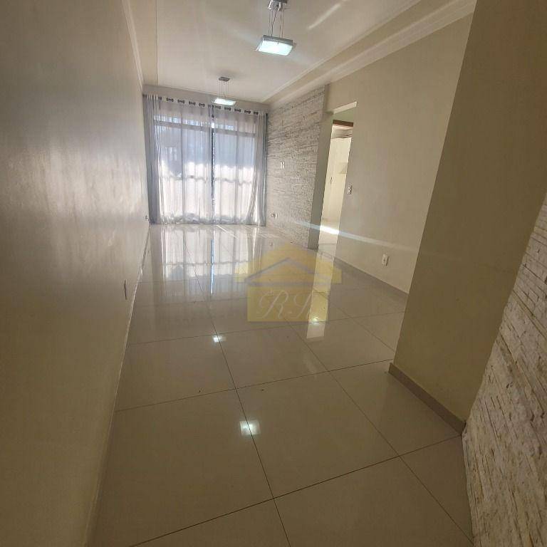 Apartamento à venda com 2 quartos, 70m² - Foto 1