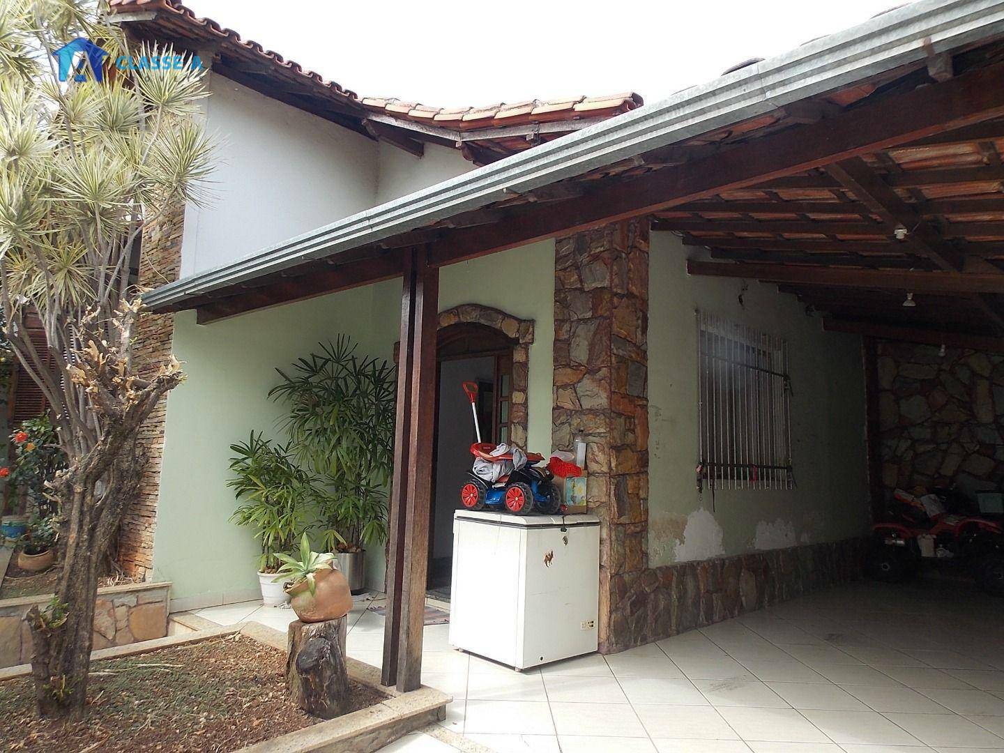 Casa à venda com 4 quartos, 300m² - Foto 48