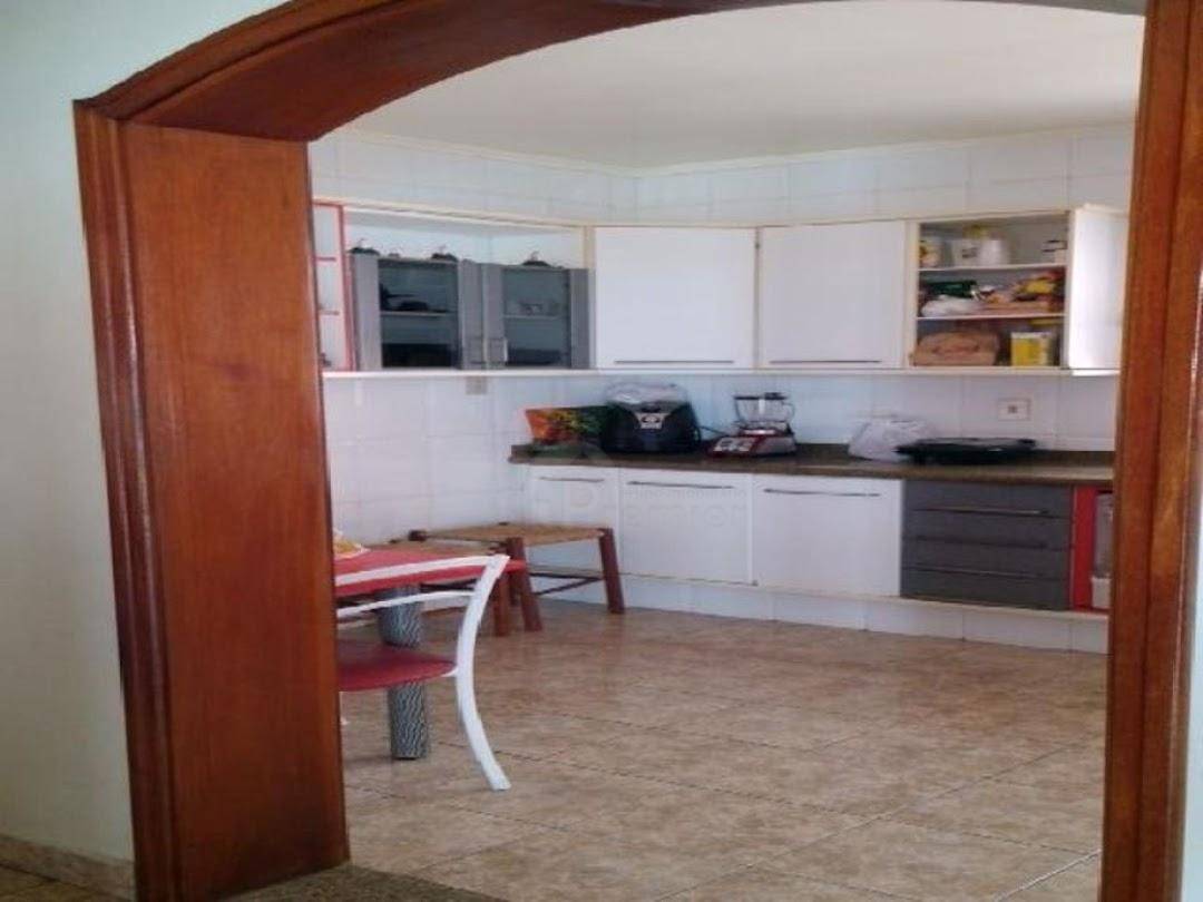 Casa à venda com 4 quartos, 344m² - Foto 18