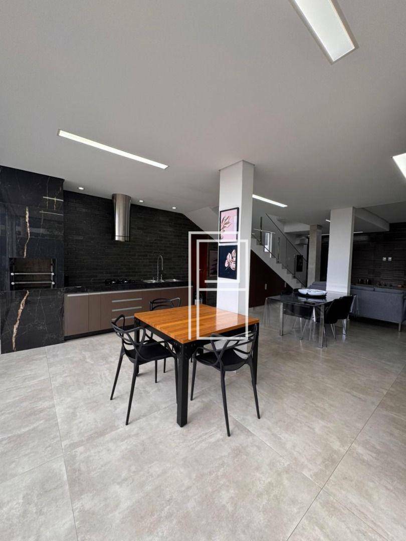 Casa à venda com 3 quartos, 180m² - Foto 8