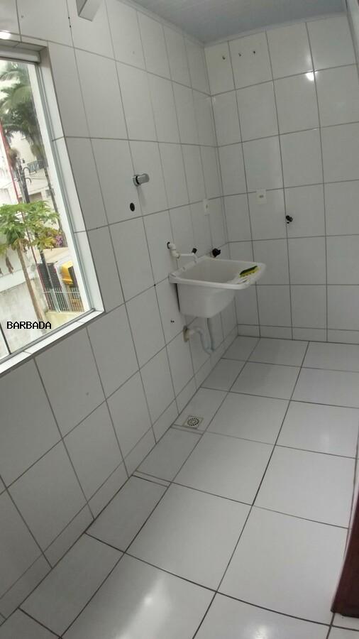 Casa para alugar com 2 quartos, 70m² - Foto 8