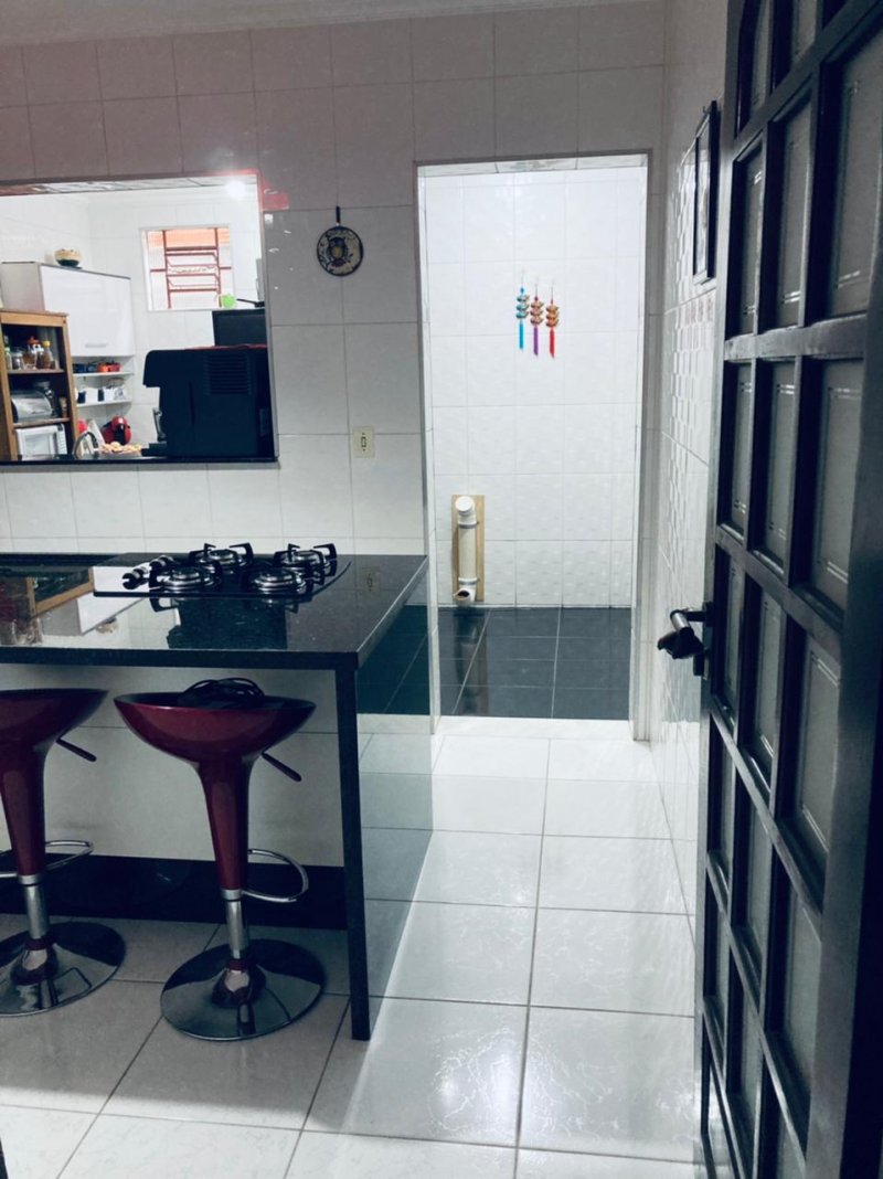 Sobrado à venda com 2 quartos, 70m² - Foto 2