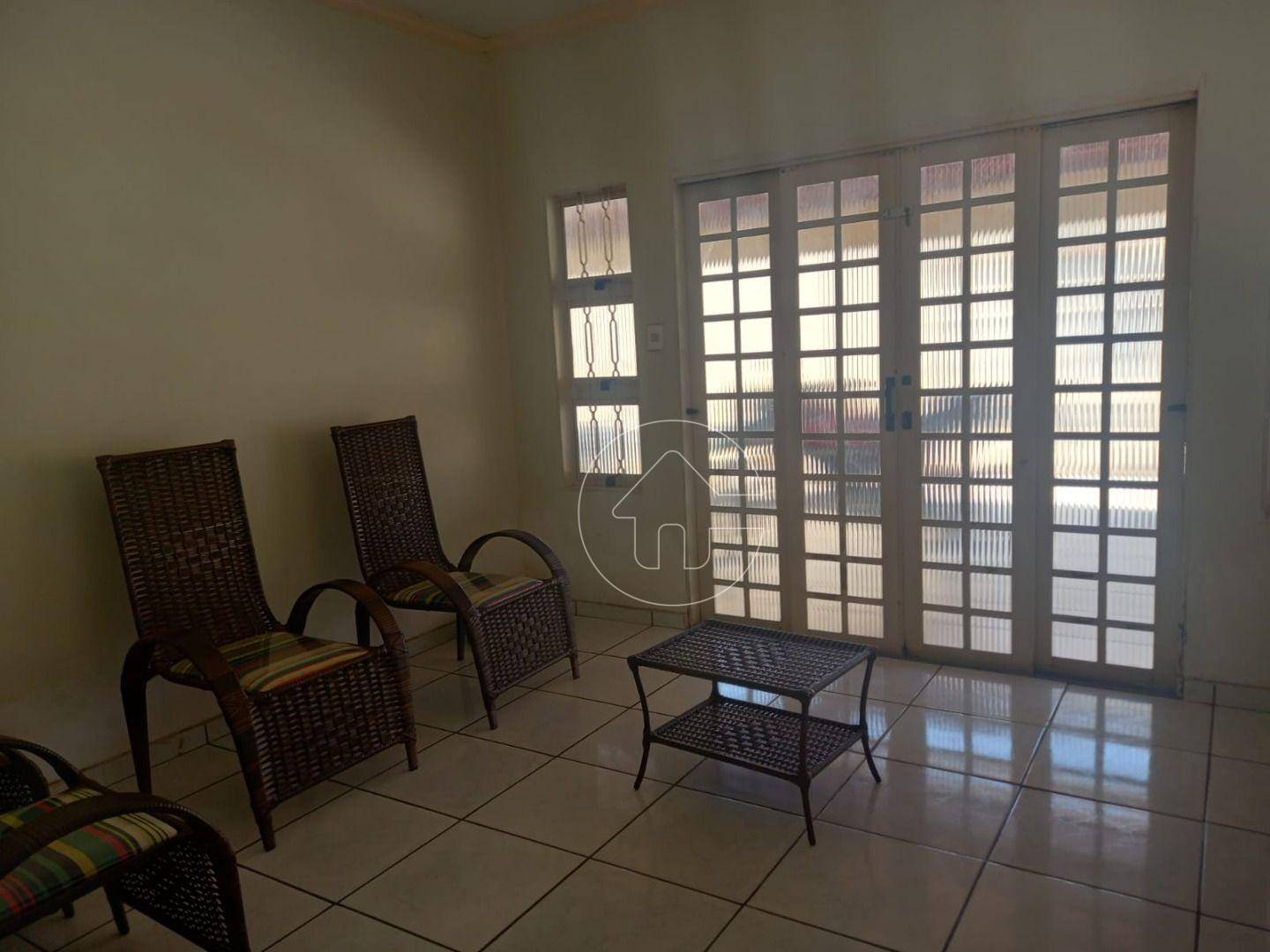 Casa à venda com 2 quartos, 200m² - Foto 18