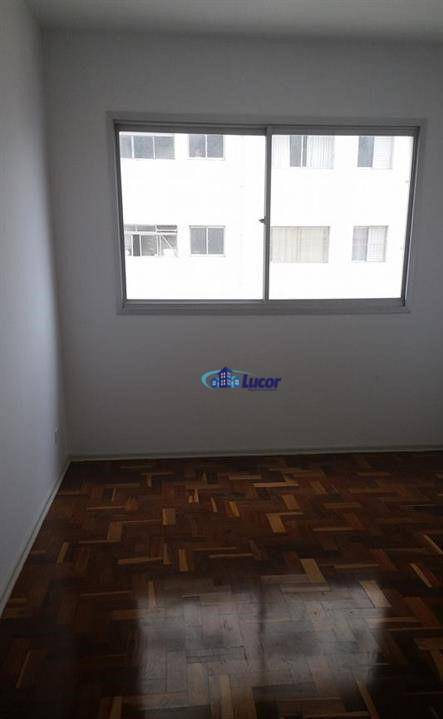 Apartamento para alugar com 2 quartos, 70m² - Foto 8