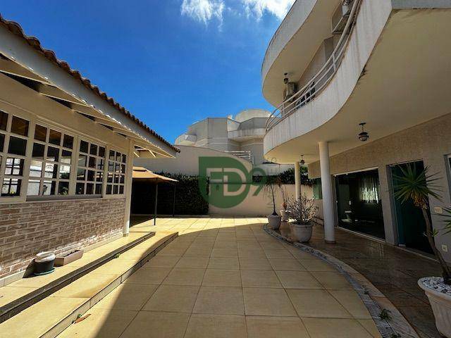 Casa de Condomínio à venda com 3 quartos, 256m² - Foto 4