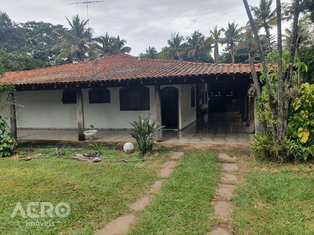 Chácara à venda com 4 quartos, 590m² - Foto 1