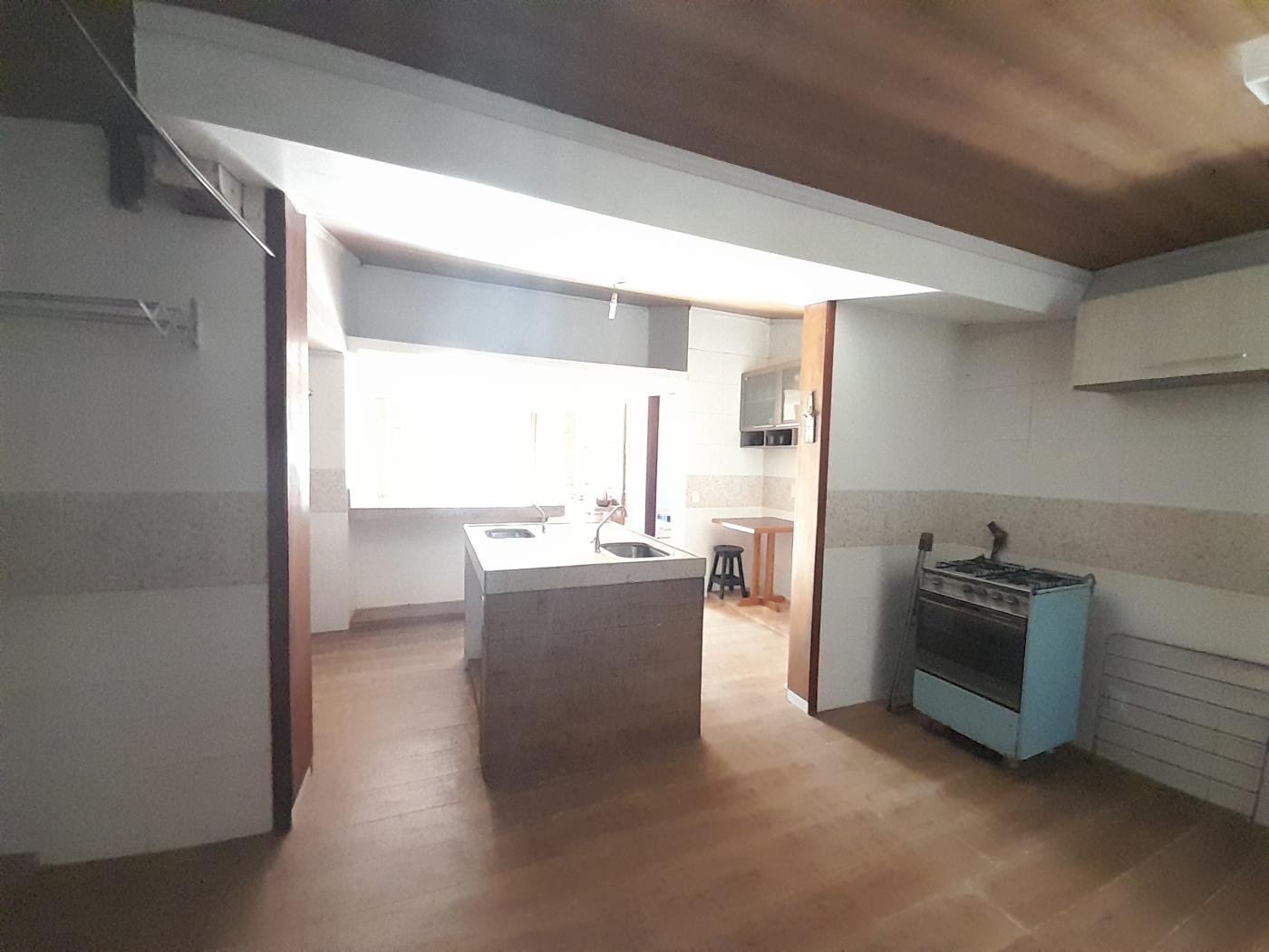 Casa de Condomínio para alugar com 4 quartos, 90m² - Foto 19