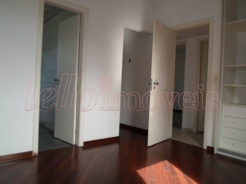 Apartamento à venda com 3 quartos, 212m² - Foto 32