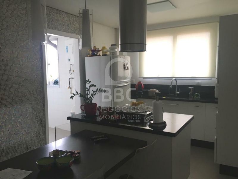 Apartamento à venda com 3 quartos, 142m² - Foto 7