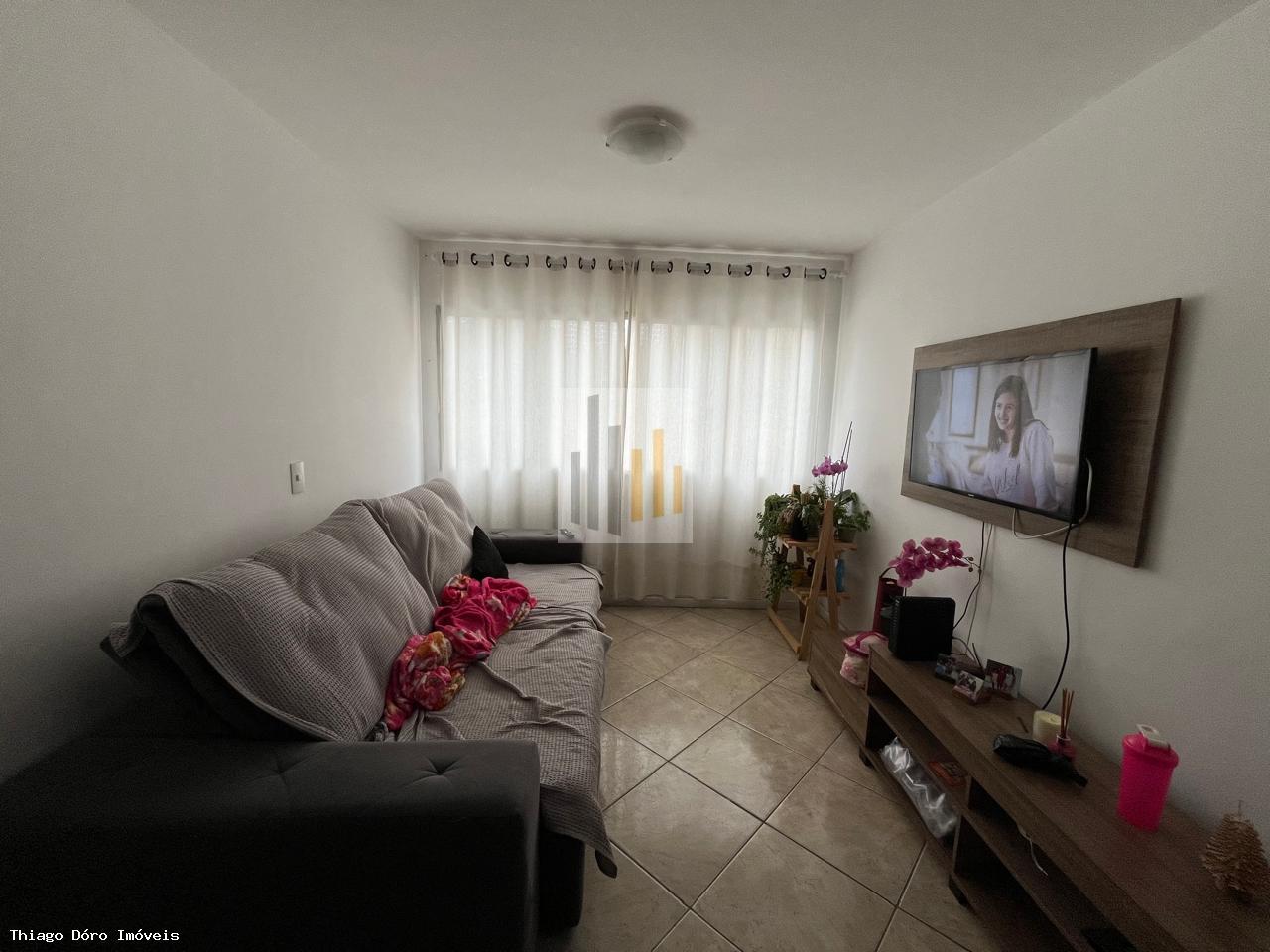 Apartamento à venda com 3 quartos, 70m² - Foto 1