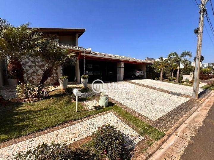 Casa de Condomínio à venda com 5 quartos, 259m² - Foto 1