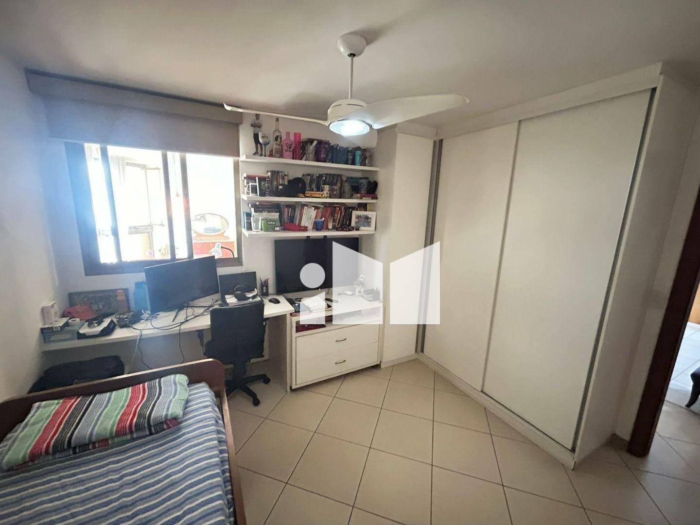 Apartamento à venda com 4 quartos, 180m² - Foto 11