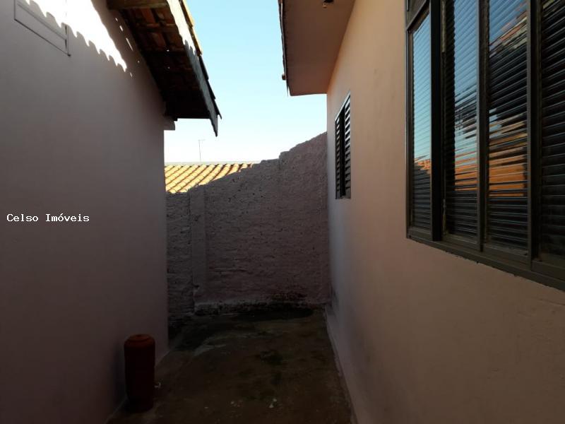 Casa à venda com 3 quartos, 250m² - Foto 17