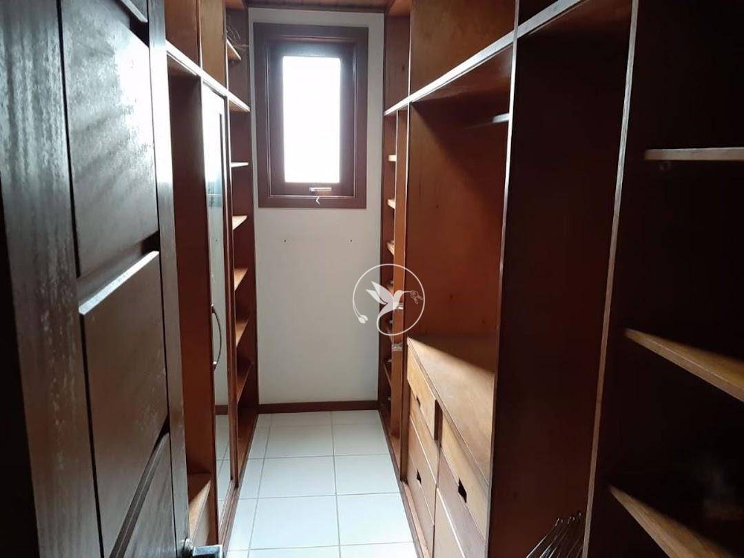 Casa à venda com 3 quartos, 220m² - Foto 17