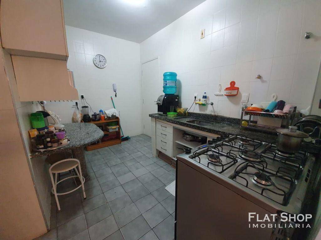 Apartamento à venda com 3 quartos, 121m² - Foto 4