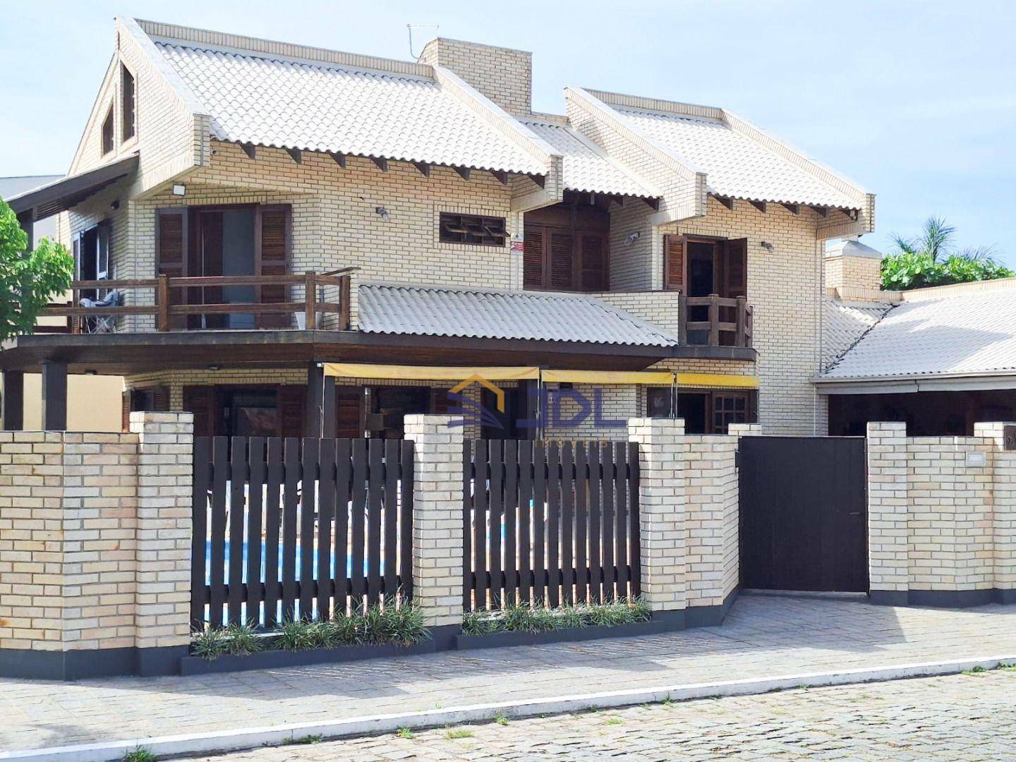 Casa à venda com 4 quartos, 360m² - Foto 1