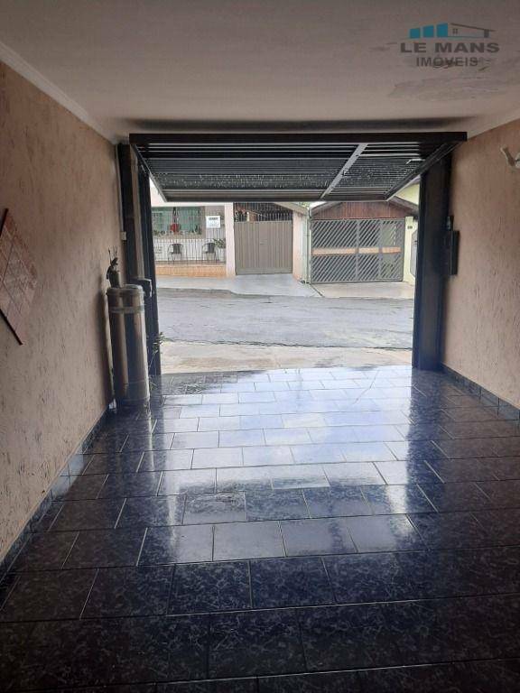 Casa à venda com 2 quartos, 158m² - Foto 2