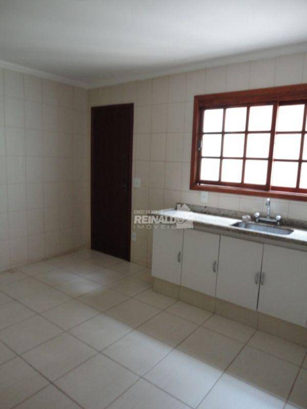 Casa de Condomínio para alugar com 3 quartos, 250m² - Foto 16