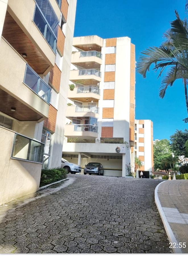 Apartamento à venda com 3 quartos, 121m² - Foto 2