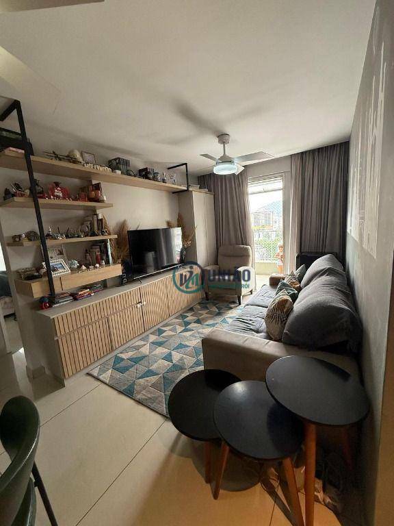 Apartamento à venda com 2 quartos, 75m² - Foto 1