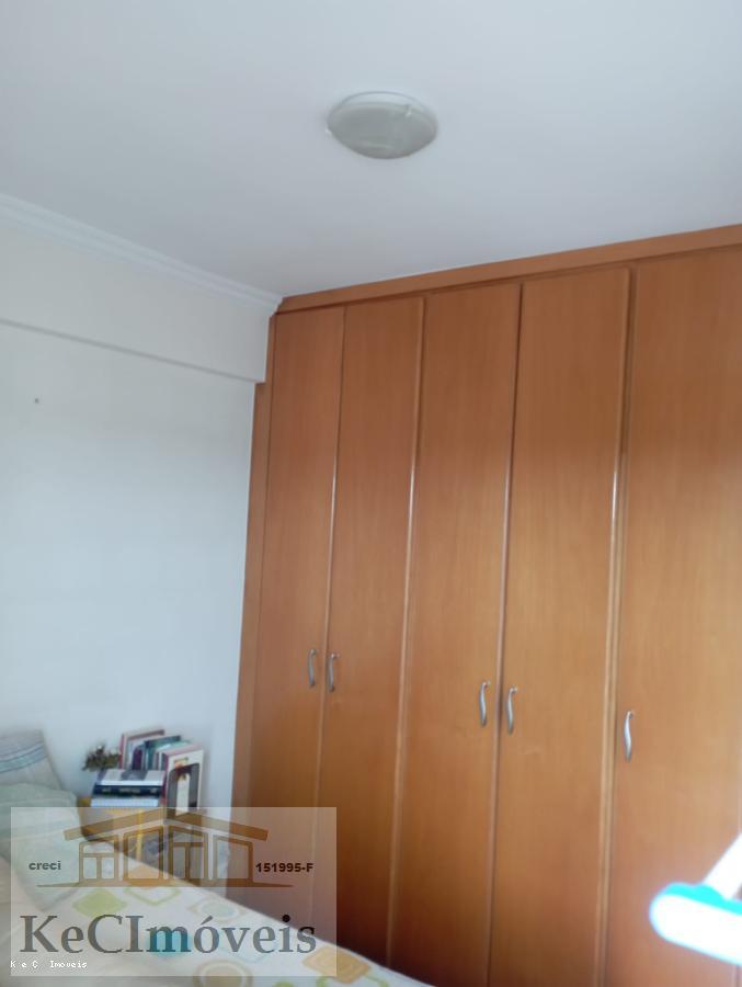 Apartamento à venda com 2 quartos, 72m² - Foto 8