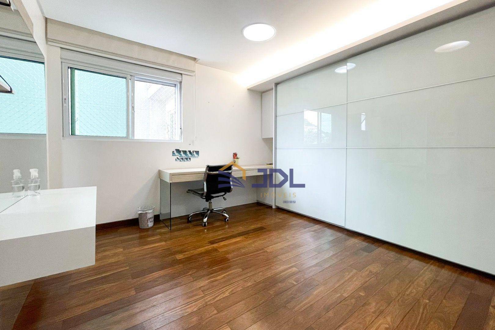 Apartamento à venda com 3 quartos, 217m² - Foto 21