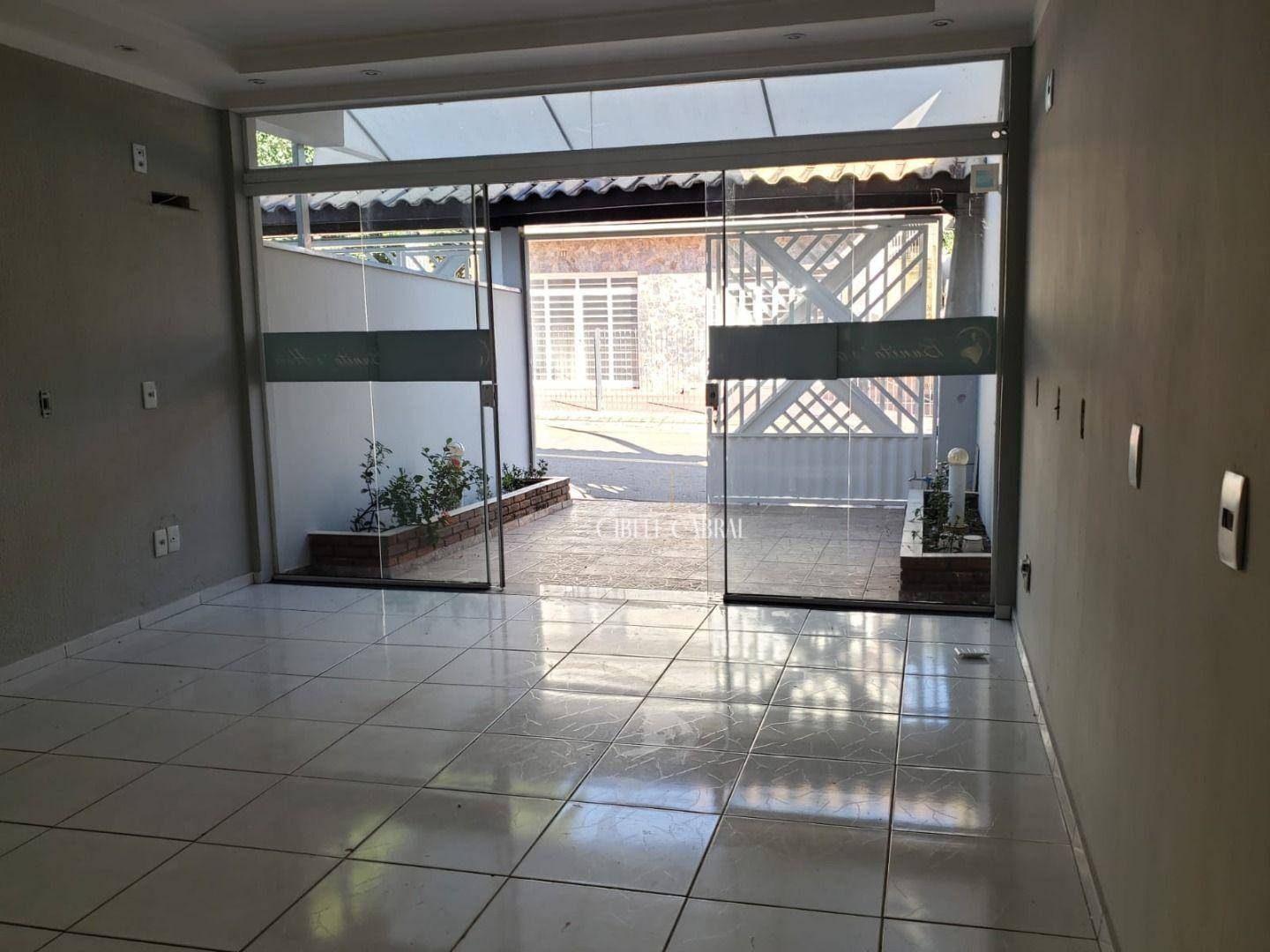 Casa à venda e aluguel com 3 quartos, 200m² - Foto 9