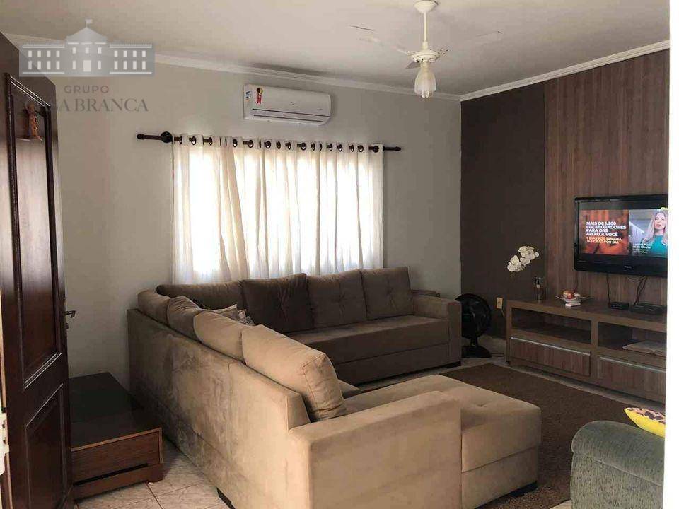 Casa à venda com 2 quartos, 112m² - Foto 3