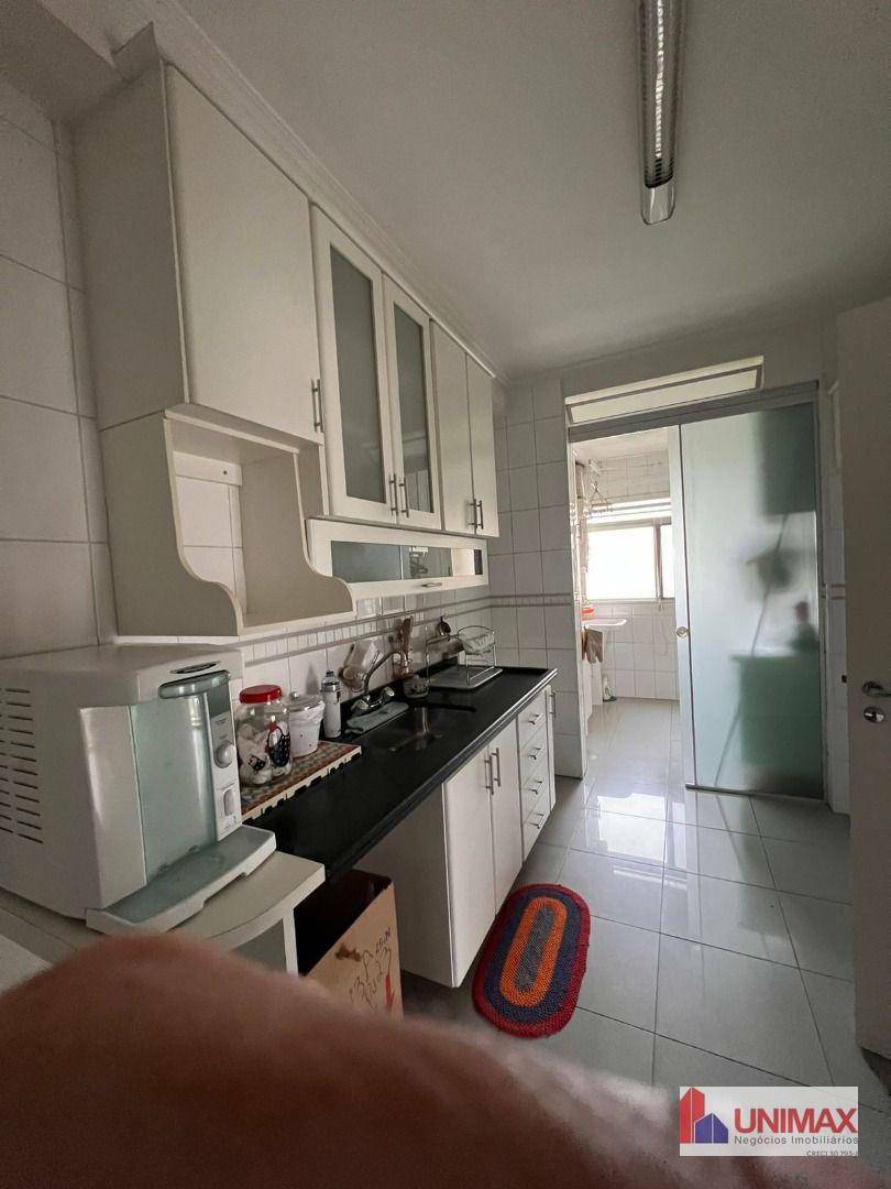 Apartamento para alugar com 3 quartos, 139m² - Foto 5