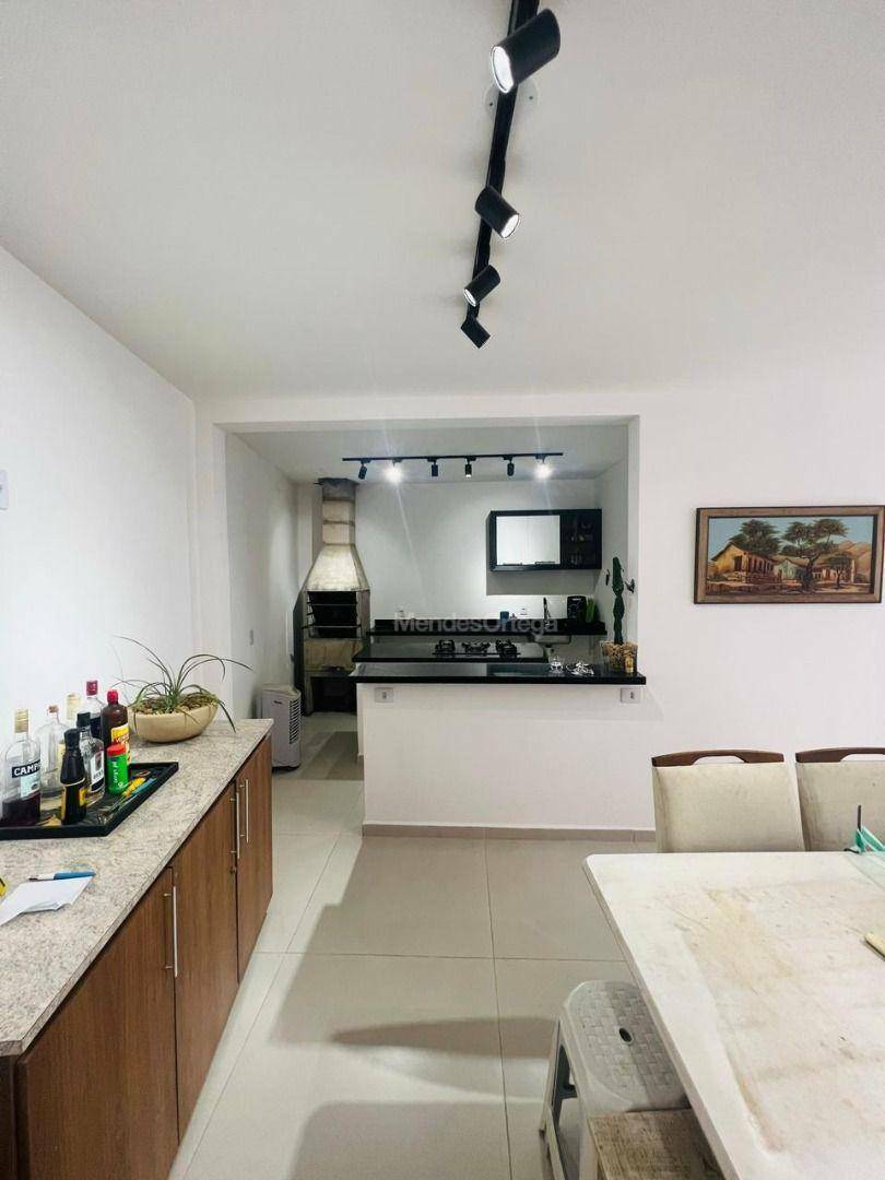 Casa à venda com 3 quartos, 163m² - Foto 3