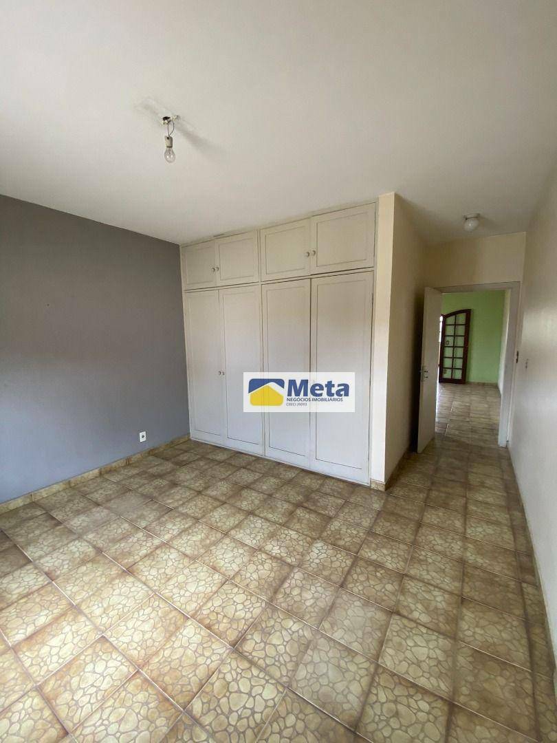 Sobrado à venda com 3 quartos, 500m² - Foto 42