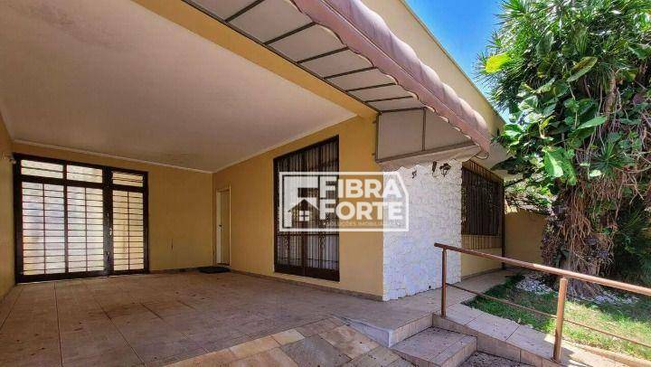 Casa à venda e aluguel com 3 quartos, 213m² - Foto 1