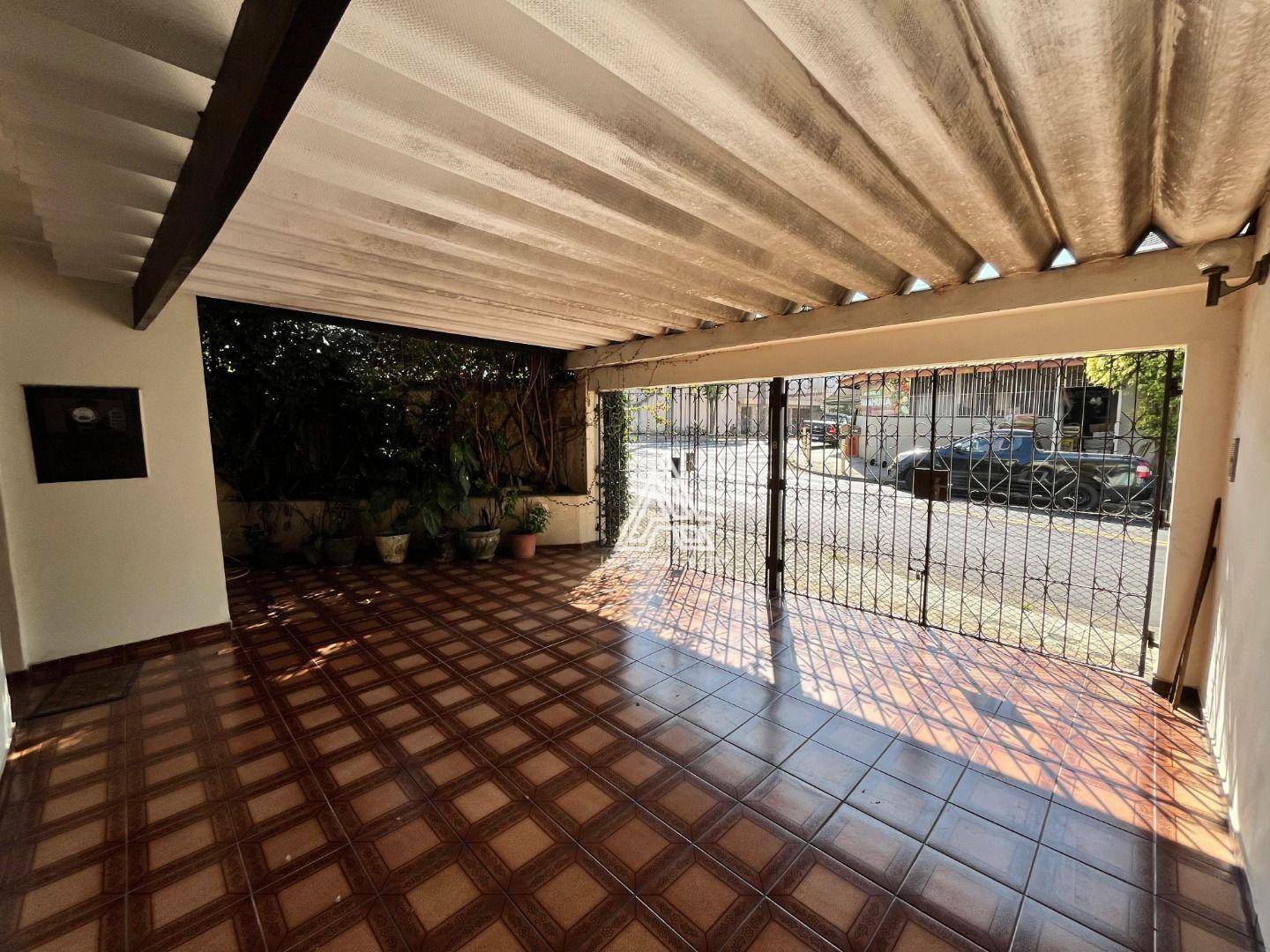 Sobrado à venda com 3 quartos, 200m² - Foto 4