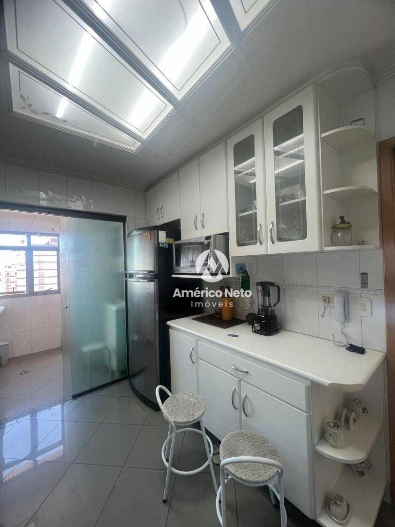 Apartamento para alugar com 3 quartos, 104m² - Foto 8