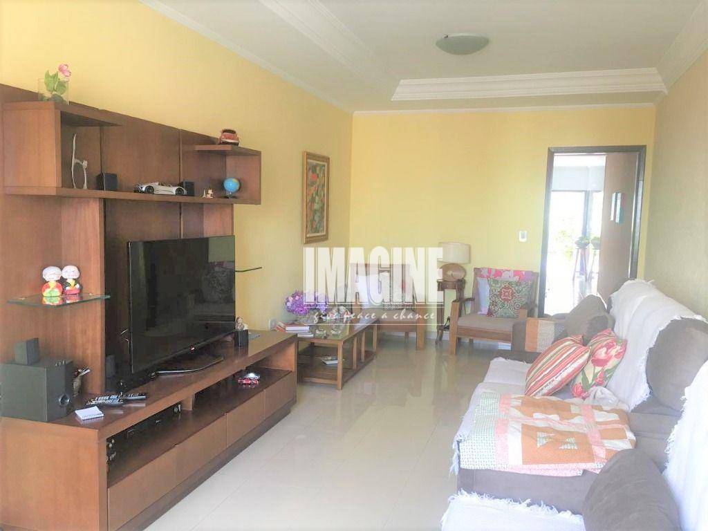 Sobrado à venda com 3 quartos, 180m² - Foto 1