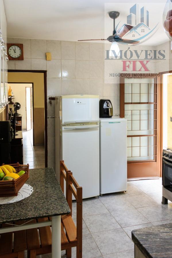 Casa à venda com 3 quartos, 130m² - Foto 12