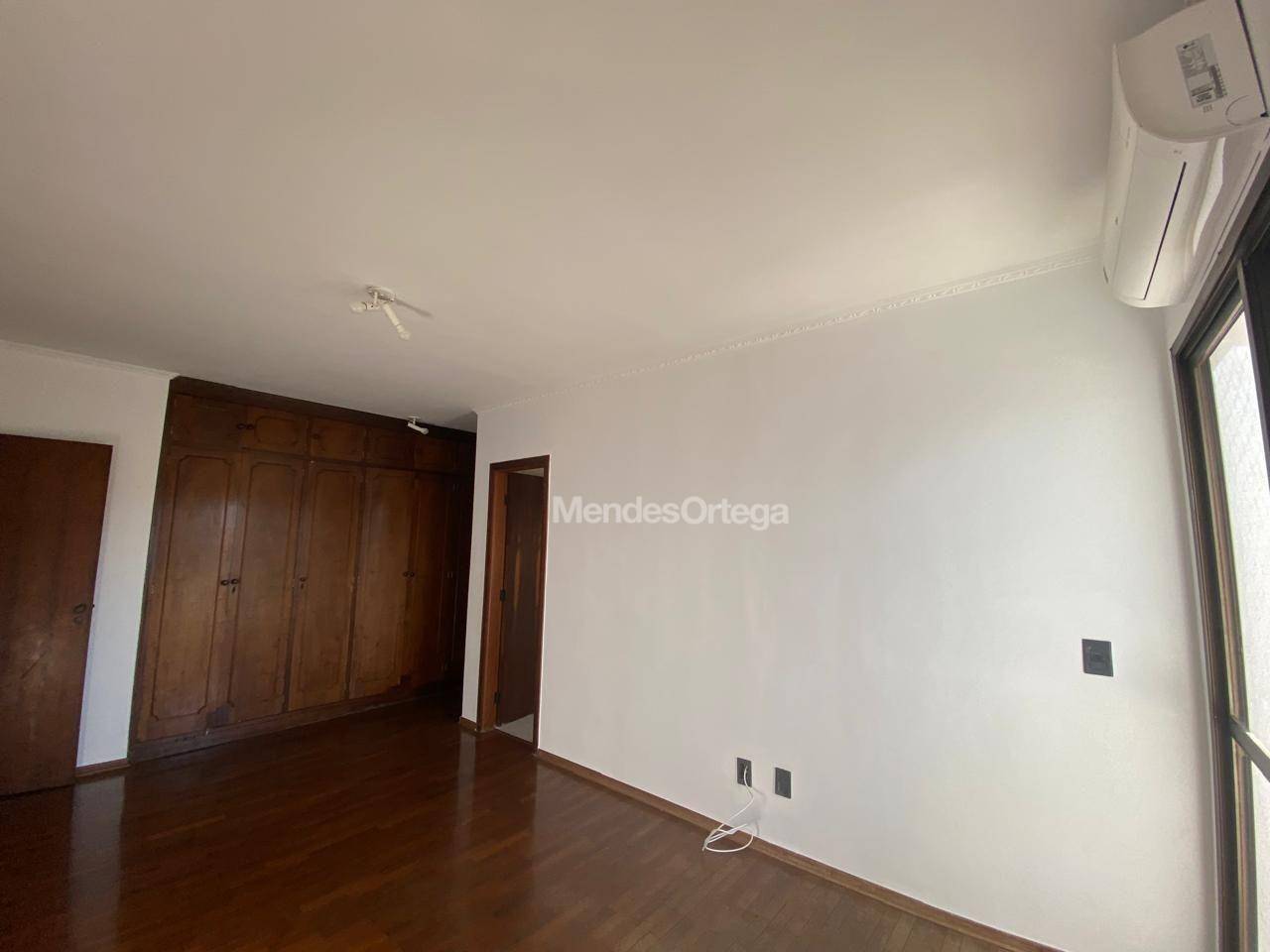 Apartamento para alugar com 3 quartos, 206m² - Foto 17