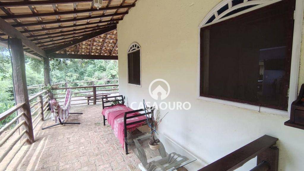 Casa de Condomínio à venda com 4 quartos, 250m² - Foto 4