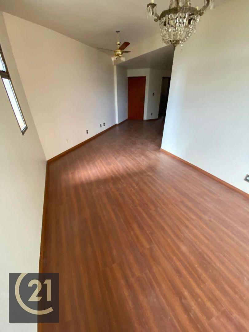 Apartamento à venda com 3 quartos, 130m² - Foto 2