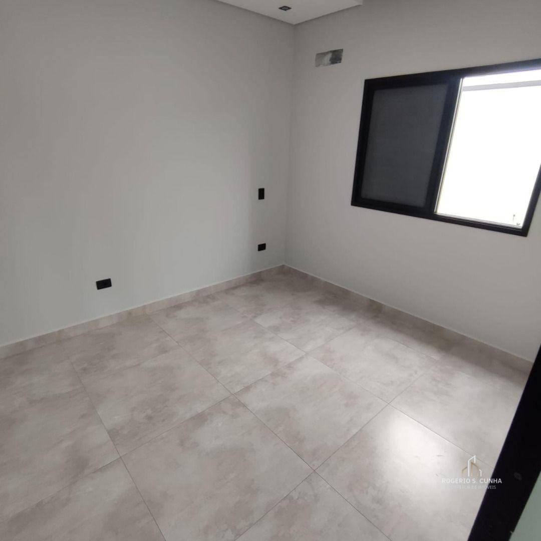 Casa à venda com 4 quartos, 209m² - Foto 13