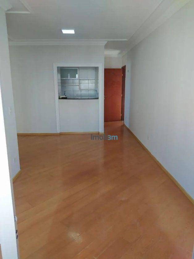 Apartamento à venda com 3 quartos, 70m² - Foto 2