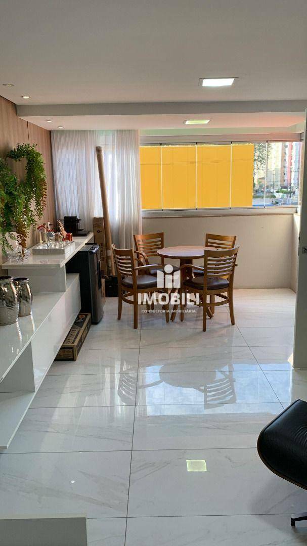 Apartamento à venda com 3 quartos, 127m² - Foto 1