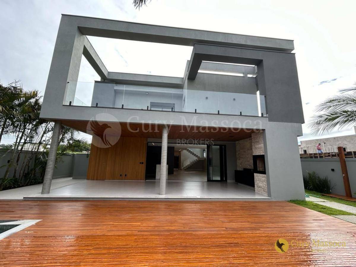 Casa à venda com 4 quartos, 415m² - Foto 1